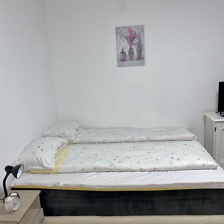 Apartman Bogdan Čačak Buitenkant foto