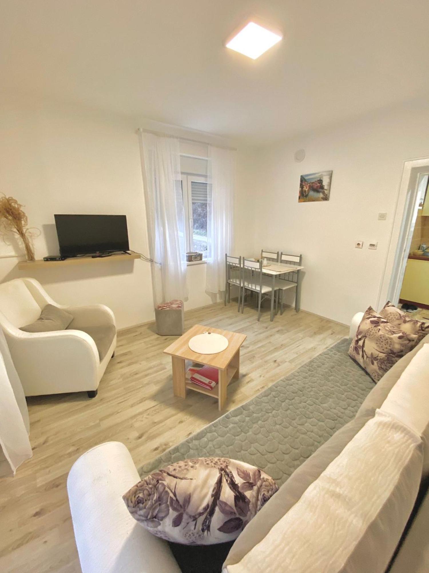 Apartman Bogdan Čačak Buitenkant foto