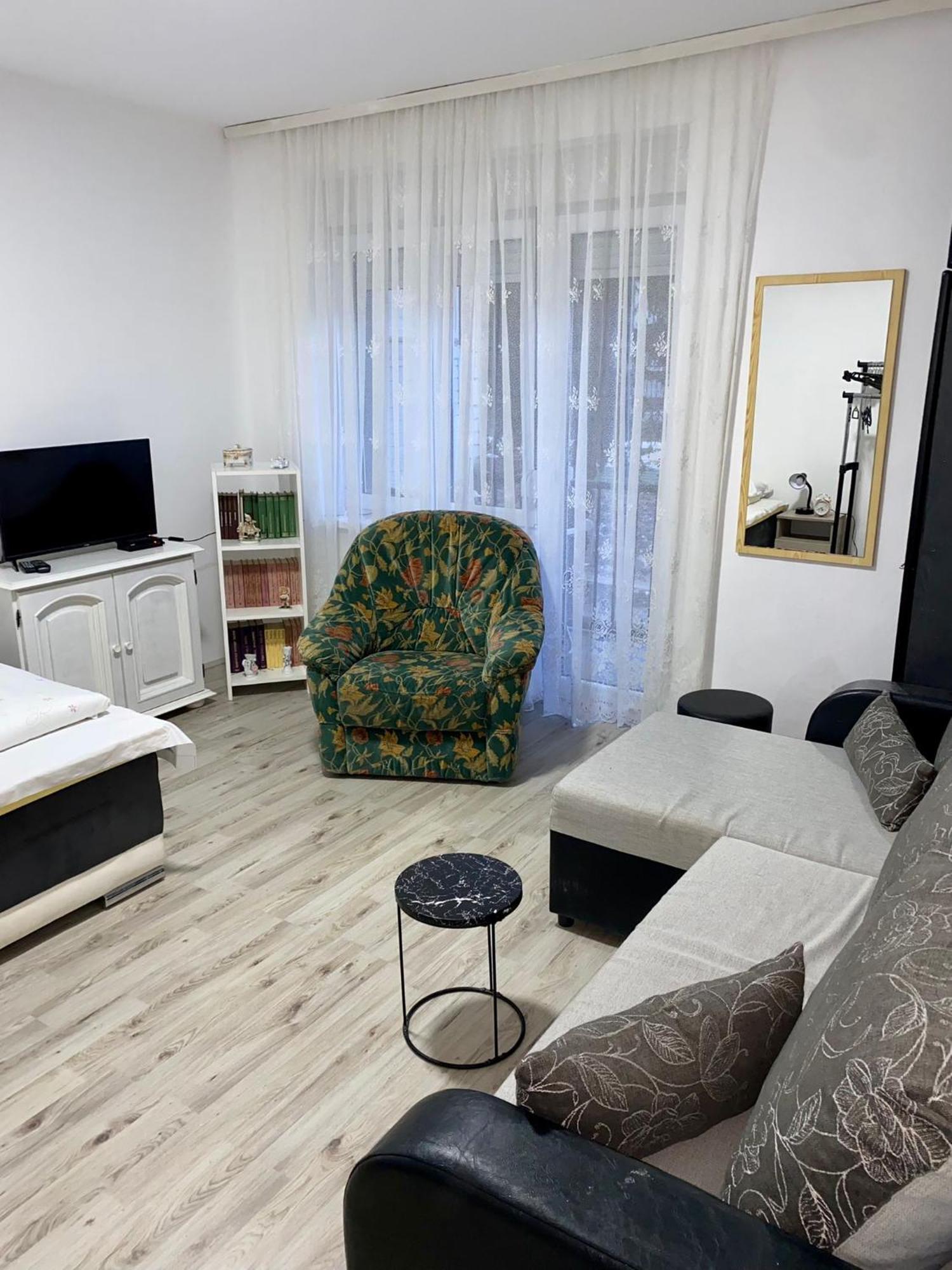 Apartman Bogdan Čačak Buitenkant foto