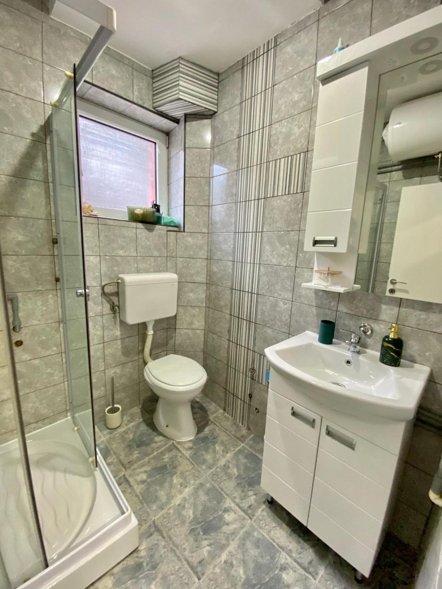 Apartman Bogdan Čačak Buitenkant foto